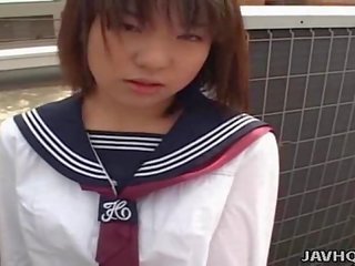 Japanisch jung teenager saugt schwanz unzensiert